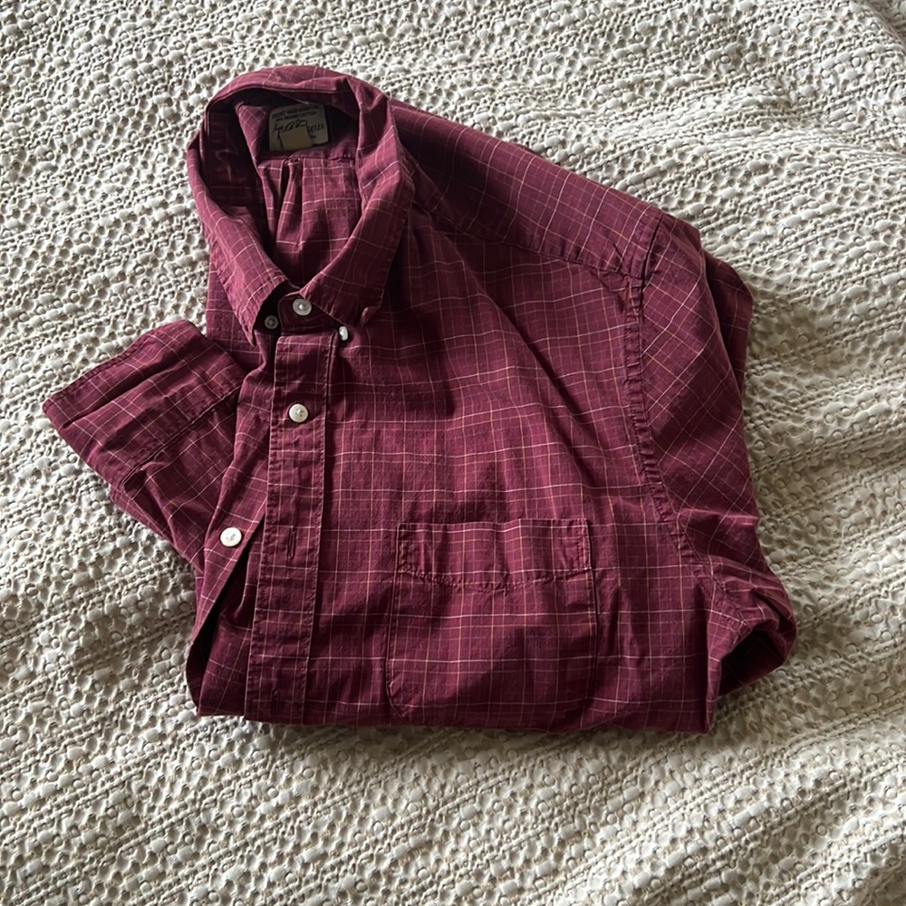 Men’s plaid button down